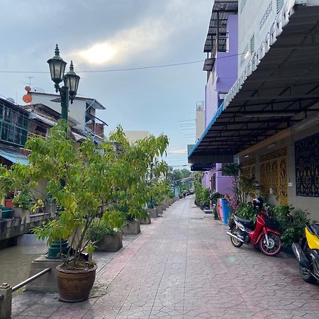 Bangkok Neighborhood Hostel Esterno foto