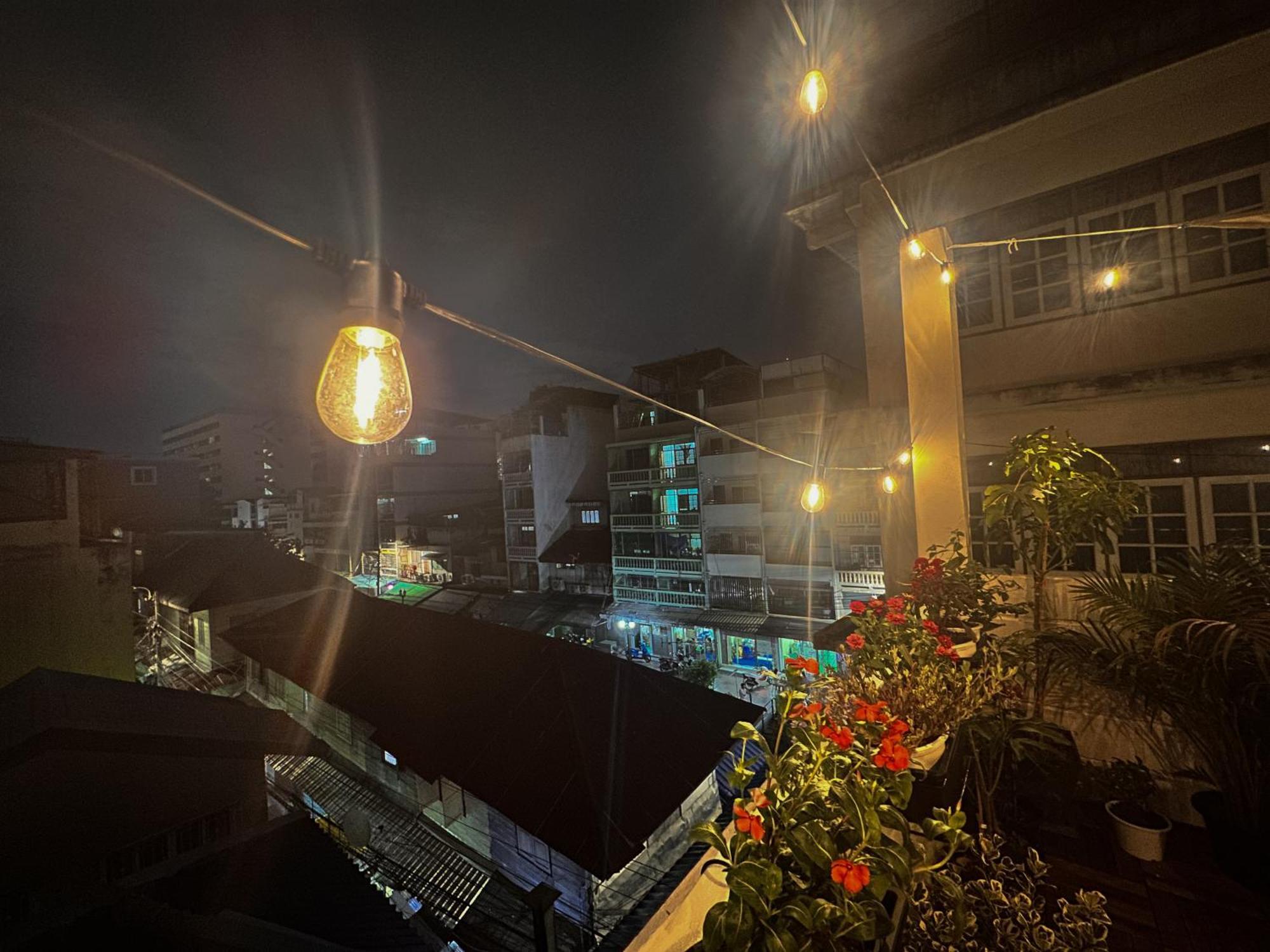 Bangkok Neighborhood Hostel Esterno foto