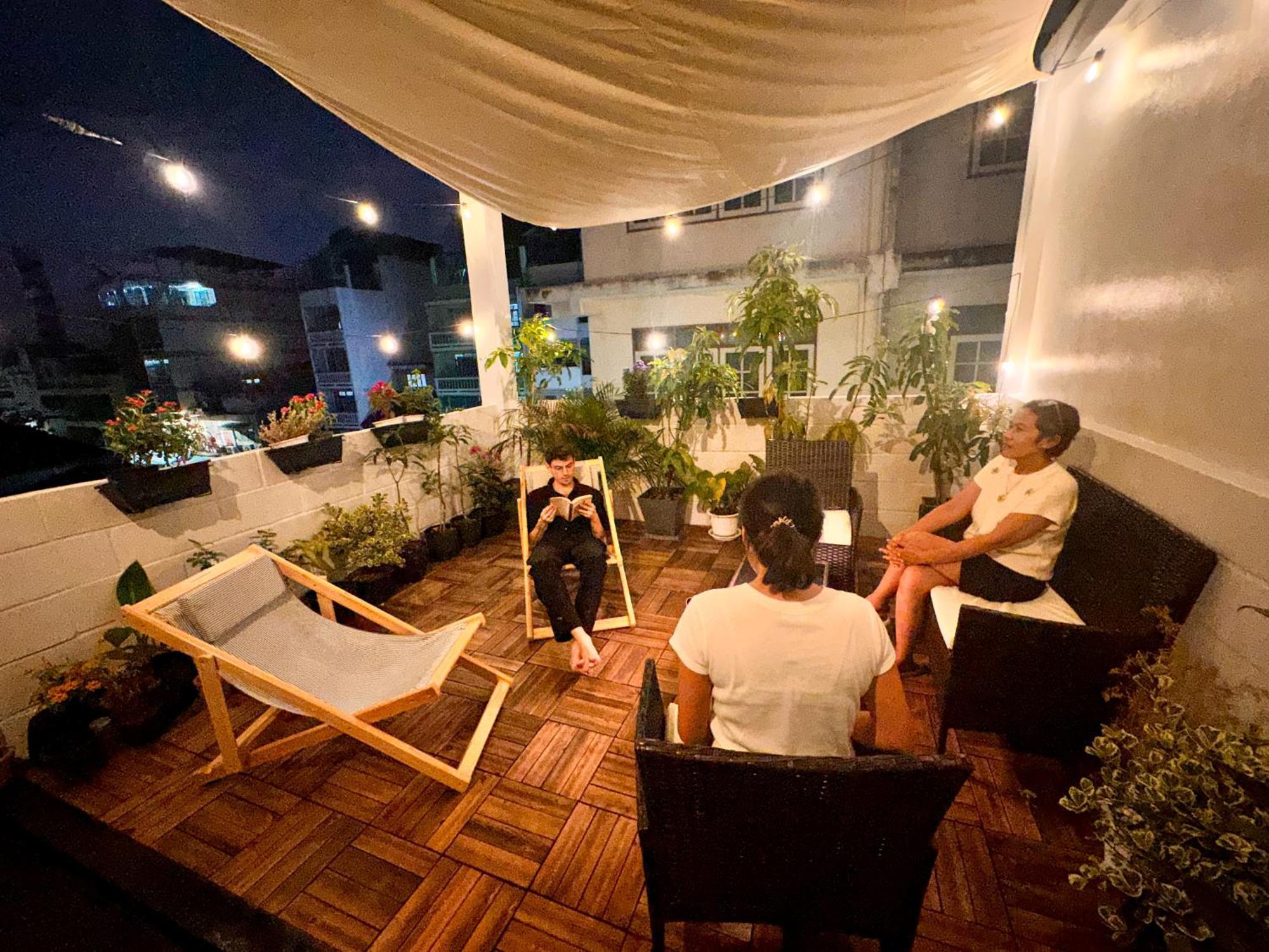Bangkok Neighborhood Hostel Esterno foto
